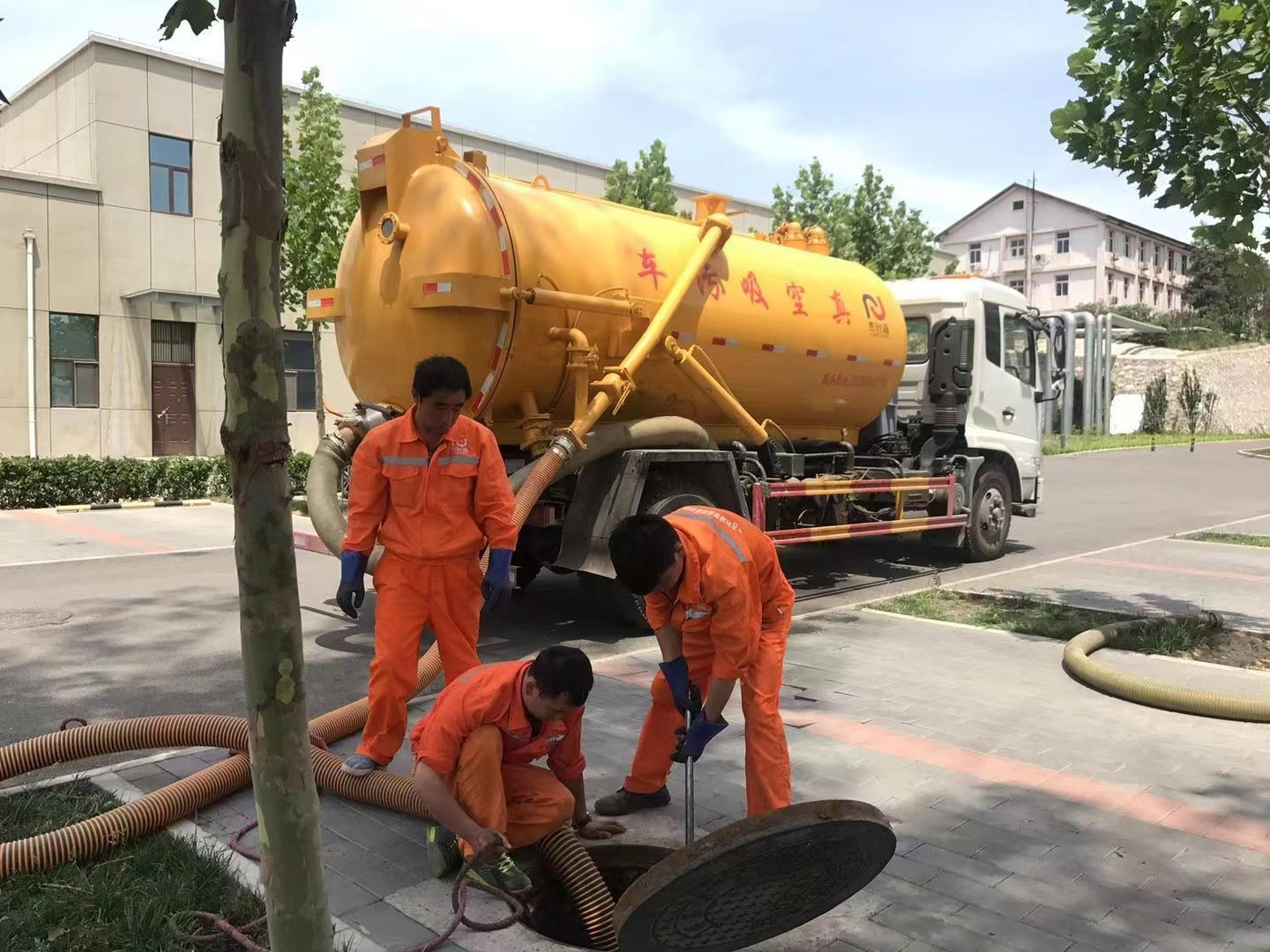 夏津化粪池清理与5-8吨吸粪车施工效率分析